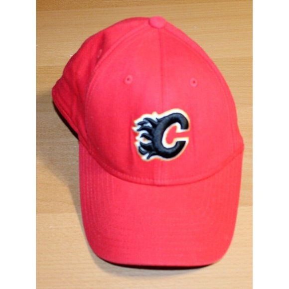 NHL Hockey Vintage Calgary Flames Stretch Baseball Hat Cap One Size Reebok Red - Picture 1 of 10